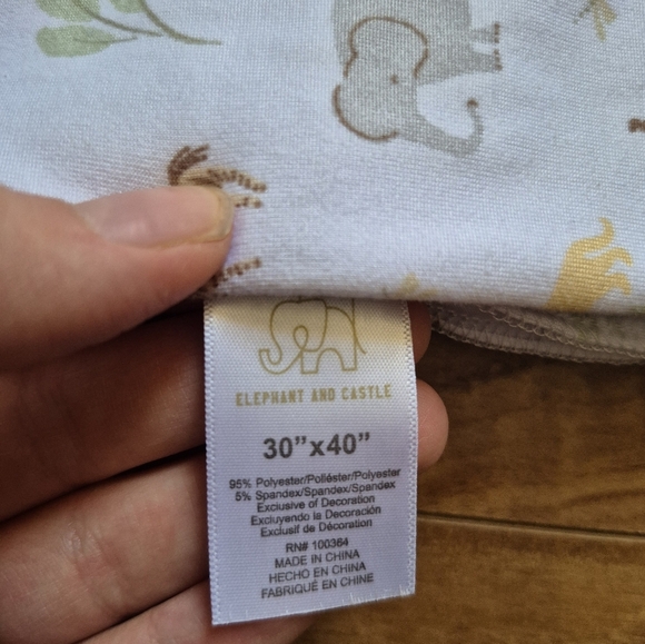 Elephant & Castle Safari Animals + Green Ribbed Stretch Baby Blankets – 30x40" - Picture 2 of 4
